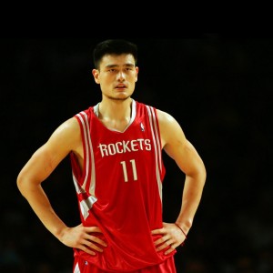 kaiyun入口-破冰之刃与密城旌旗，当哈登跨越里程碑，雄鹿于关键时刻露出獠牙，哈登里程碑之夜，雄鹿獠牙寒