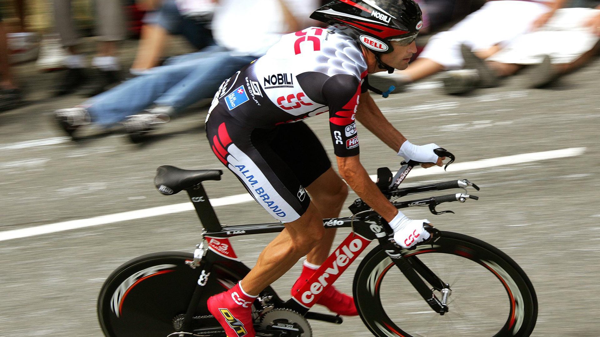 新规护体，德布劳内率队碾压对手，为何日本队的争议却愈演愈烈？德布劳内新规护体率队大胜，日本队争议为何反成焦点？